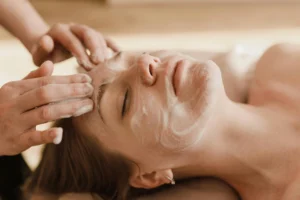 Best Treatments for Glowing Skin – Dermatologist’s Guide